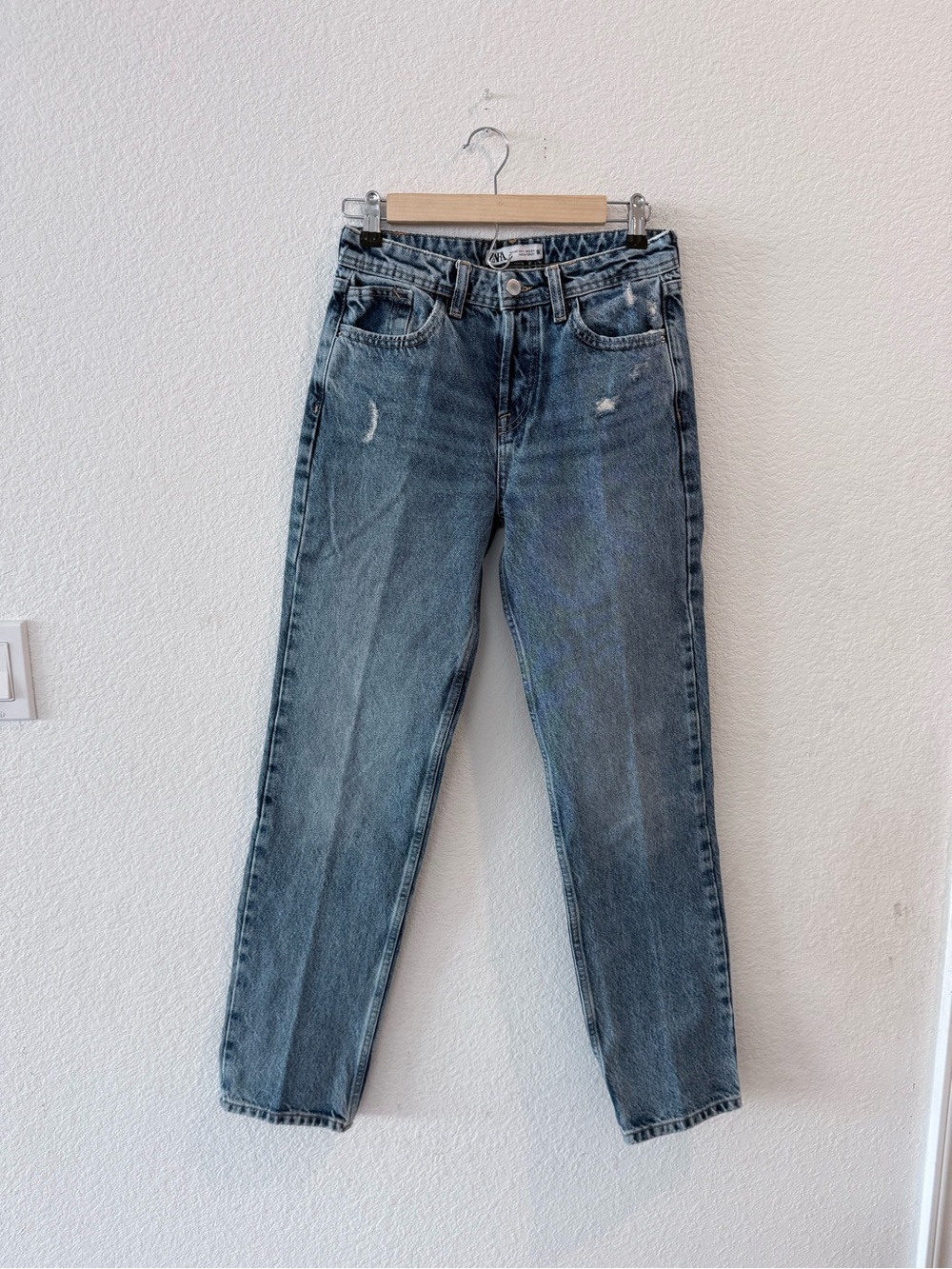 ZARA- Women’s Button Fly Straight Leg Jeans- Size 2